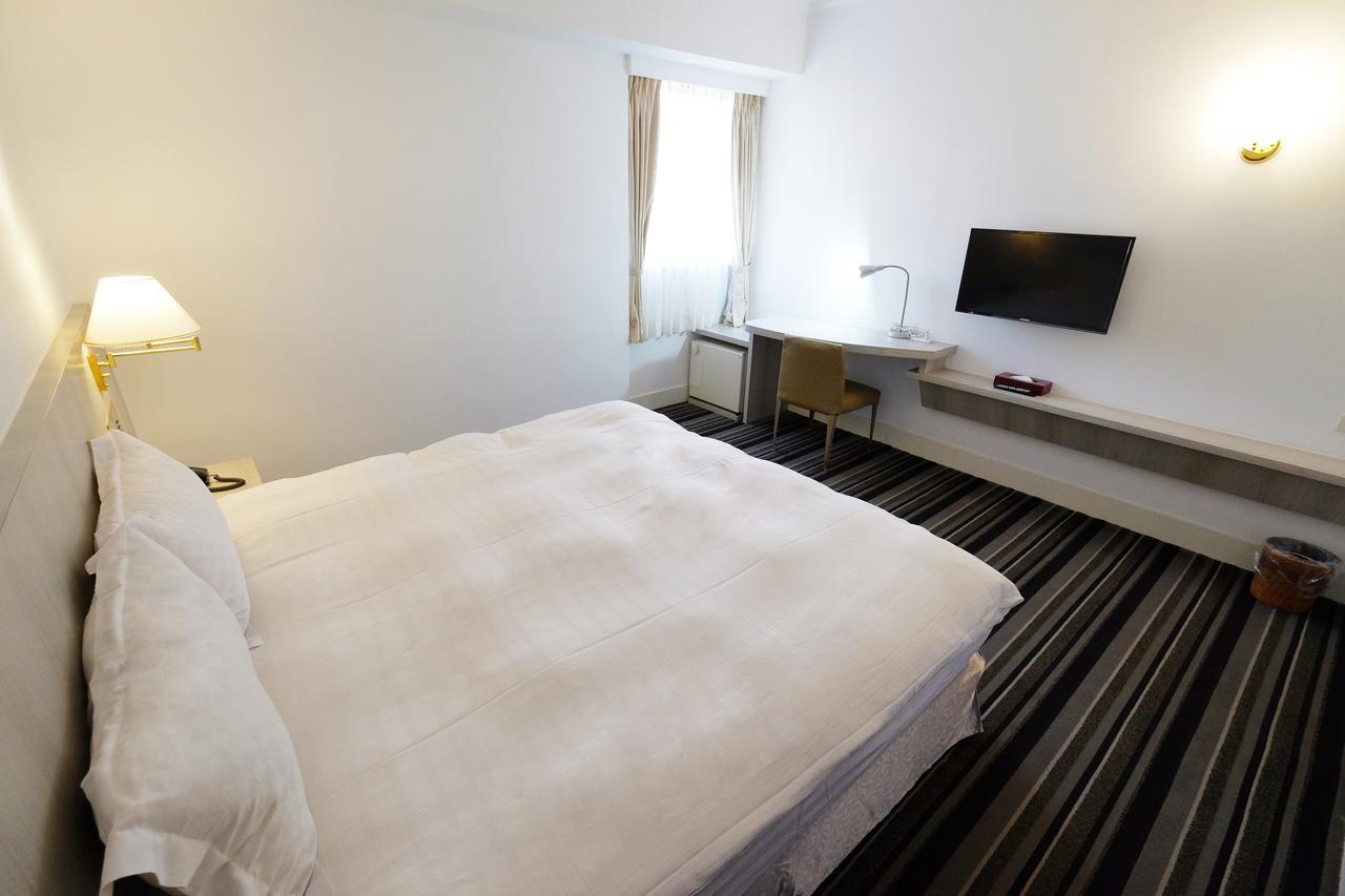 Dynasty Hotel Tainan Eksteriør billede