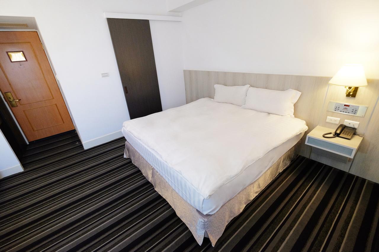 Dynasty Hotel Tainan Eksteriør billede