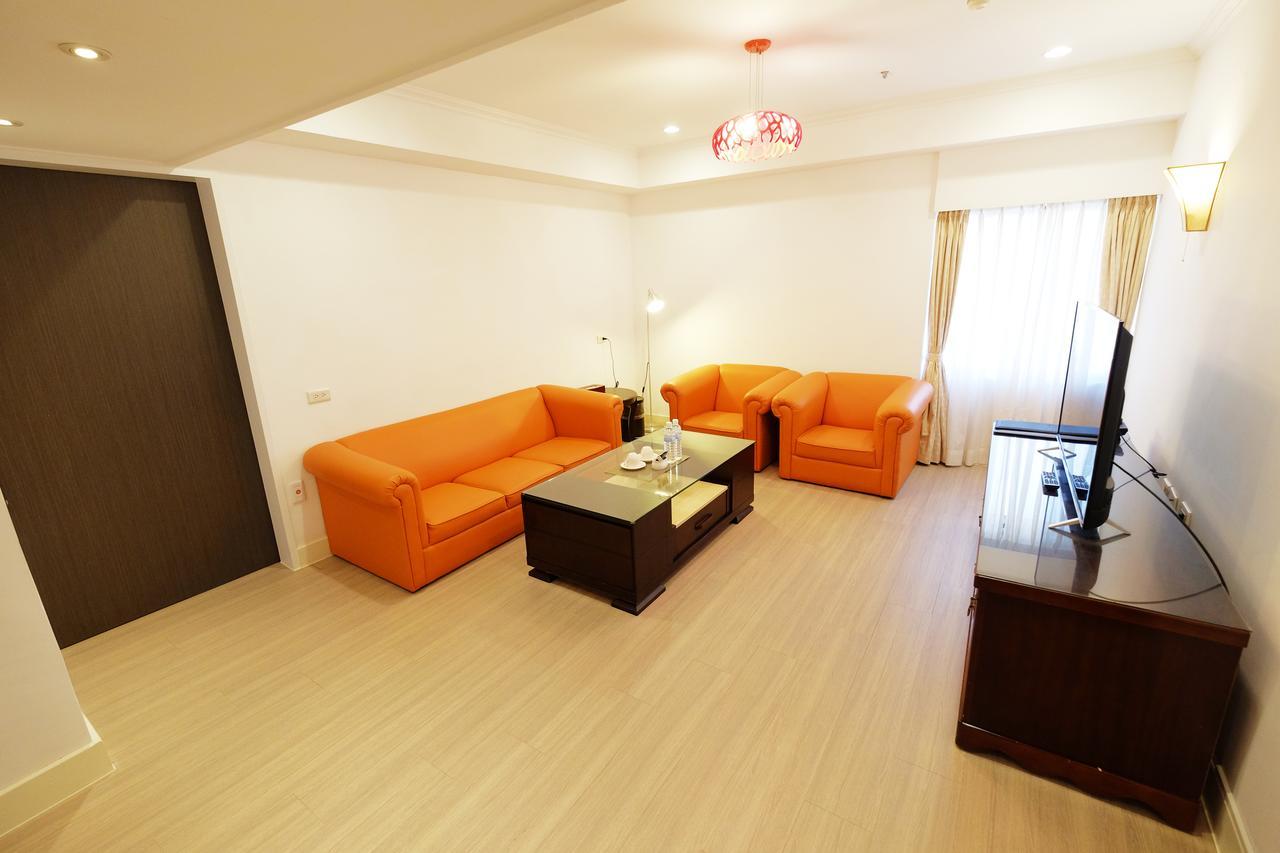 Dynasty Hotel Tainan Eksteriør billede