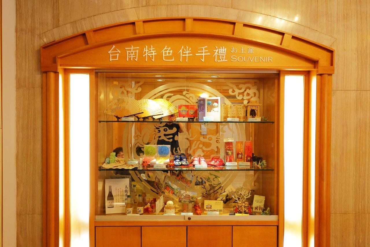 Dynasty Hotel Tainan Eksteriør billede