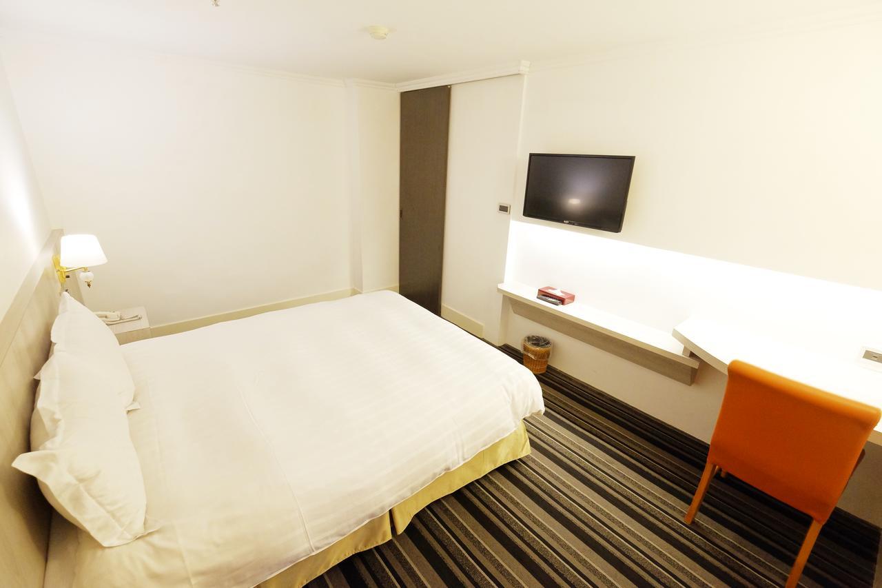 Dynasty Hotel Tainan Eksteriør billede