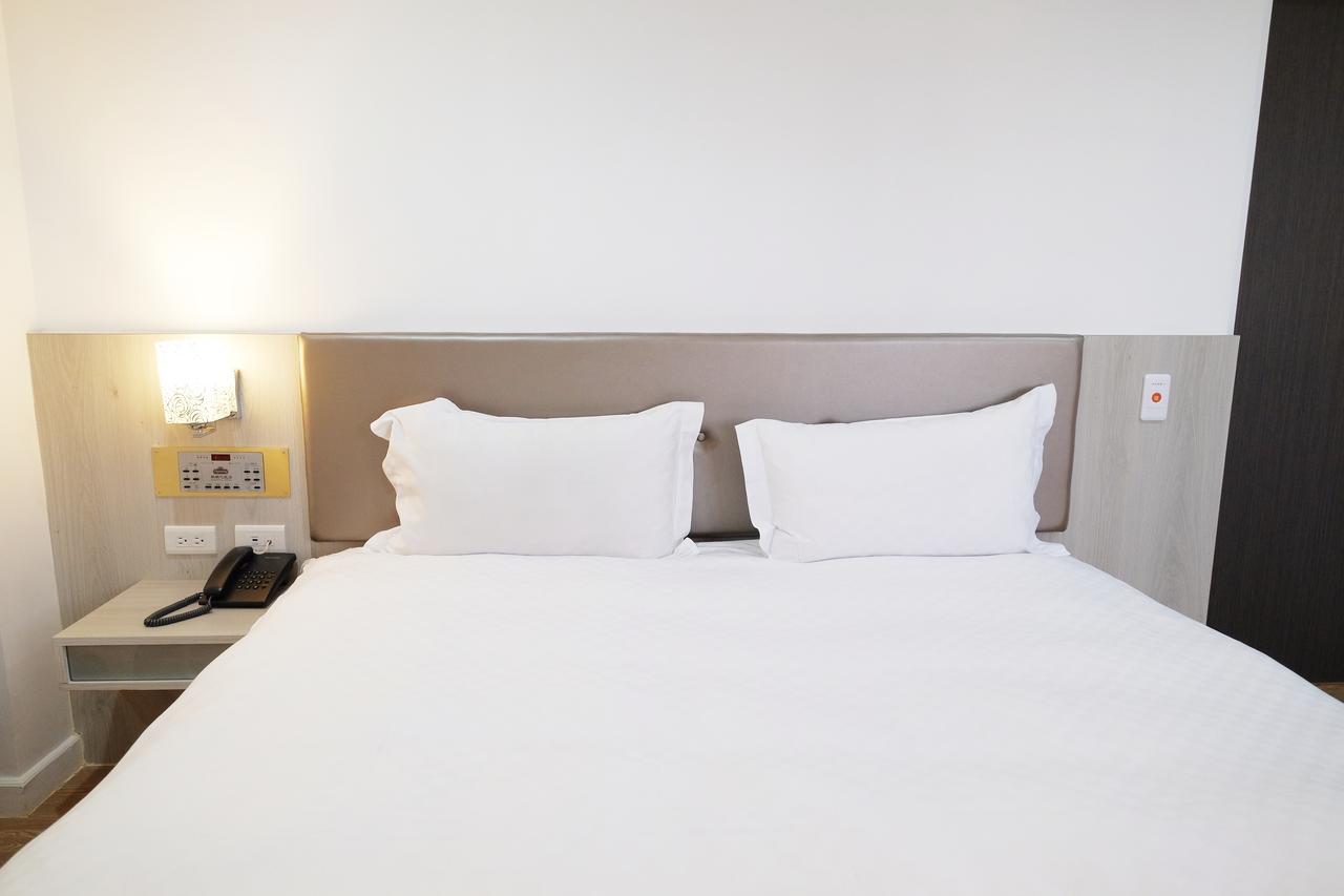 Dynasty Hotel Tainan Eksteriør billede